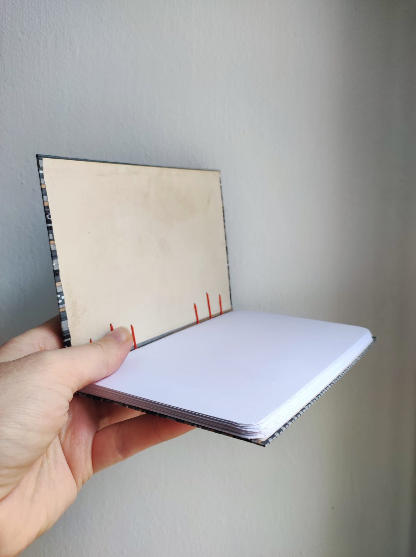 Quaderno artigianale 🖌️ Righe bianche&nere
